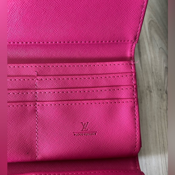 Excellent Condition Wallet - Picture 5 of 5